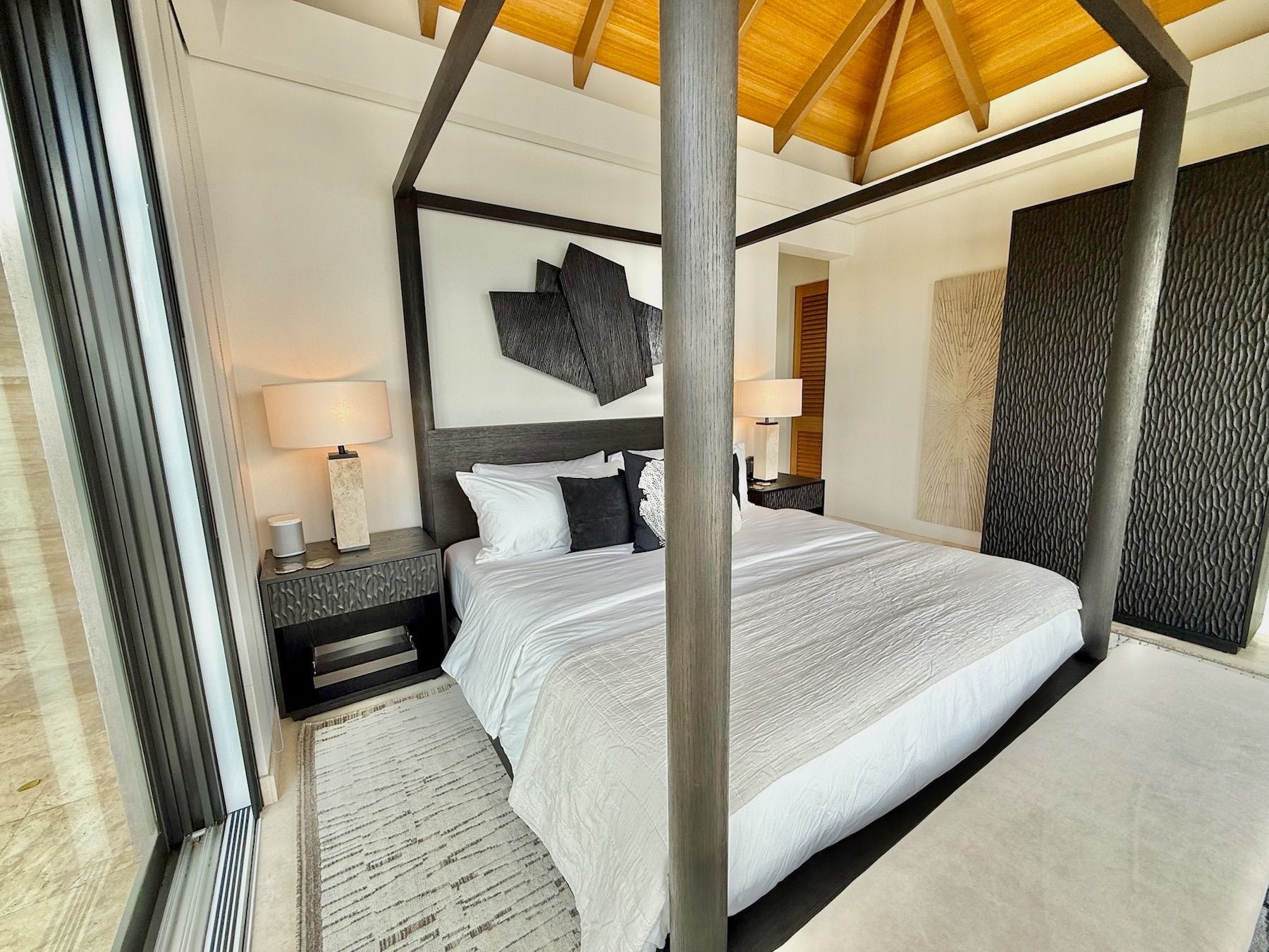 Window To The Sea villa photo.